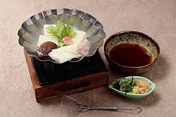 京の地豆腐　湯豆腐　¥1,320 ※冬季のみ